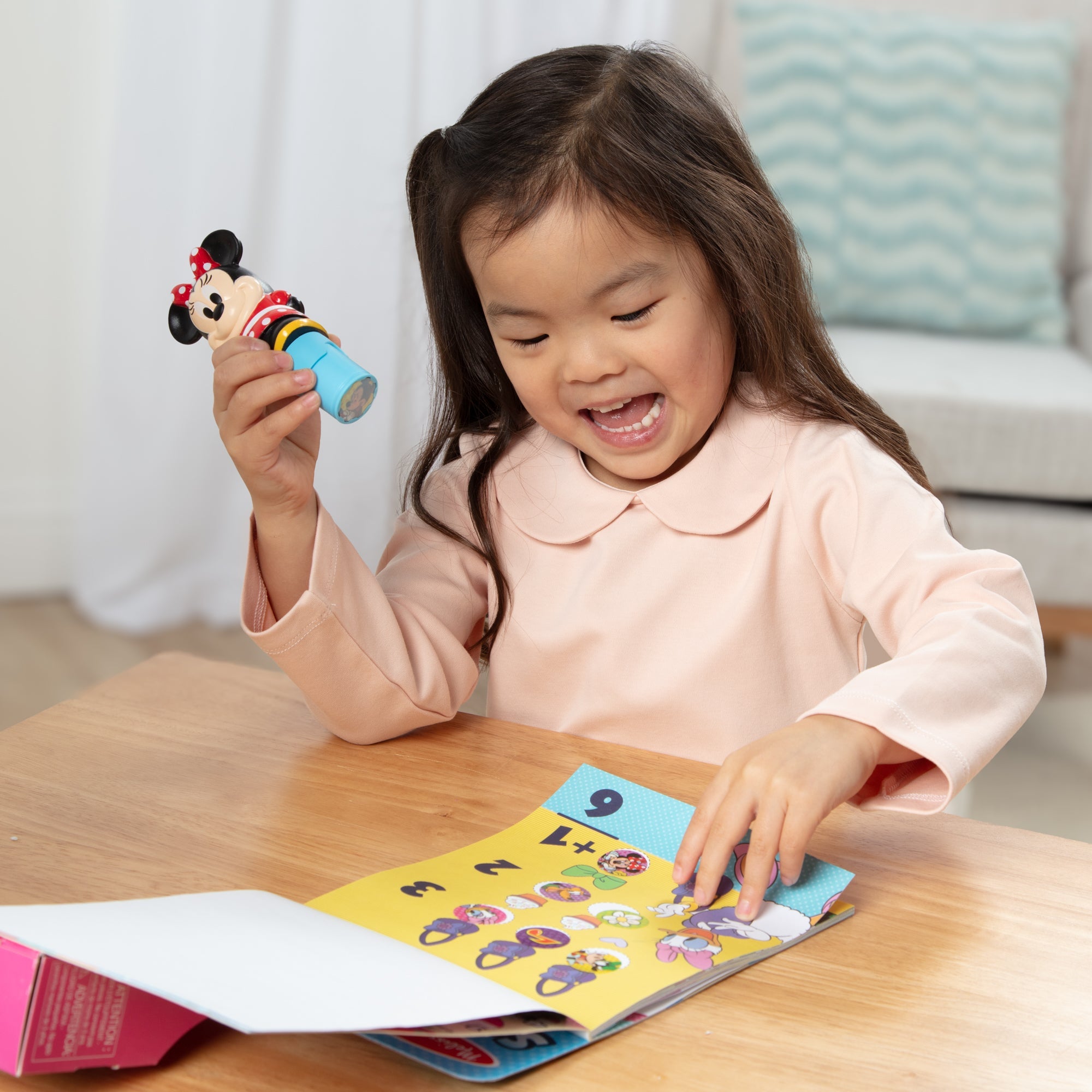 Sticker WOW!™ Disney Minnie Mouse Bundle: Activity Pad & Sticker Stamper + Mini Activity Pad and 200 Refill Stickers