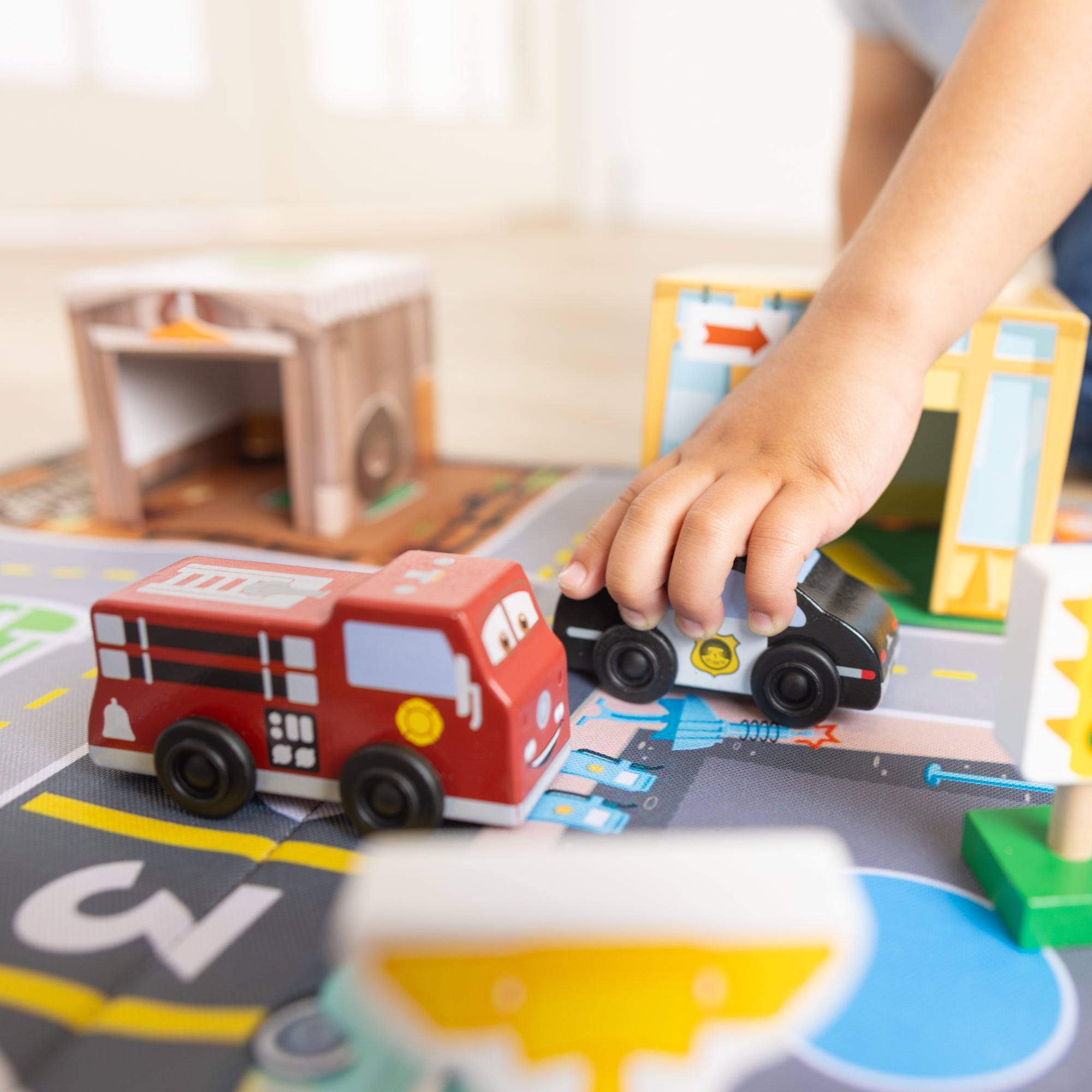 Disney & Pixar's Radiator Springs Nest and Stack Play Set