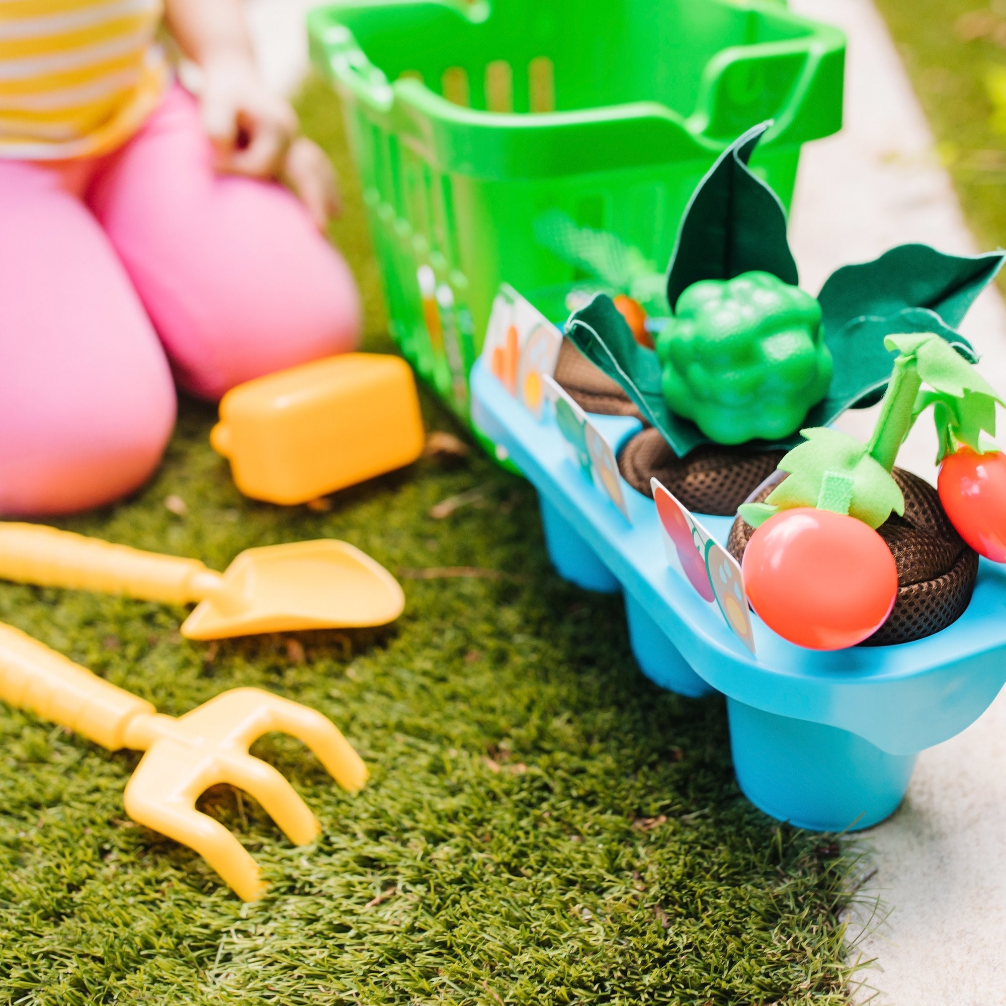 Let's Explore Vegetable Gardening Play Set